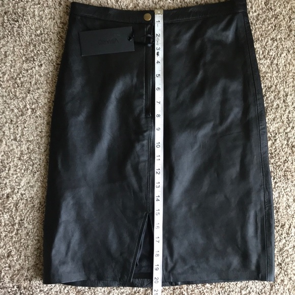 Viparo | 100% Leather Skirt - Picture 5 of 8